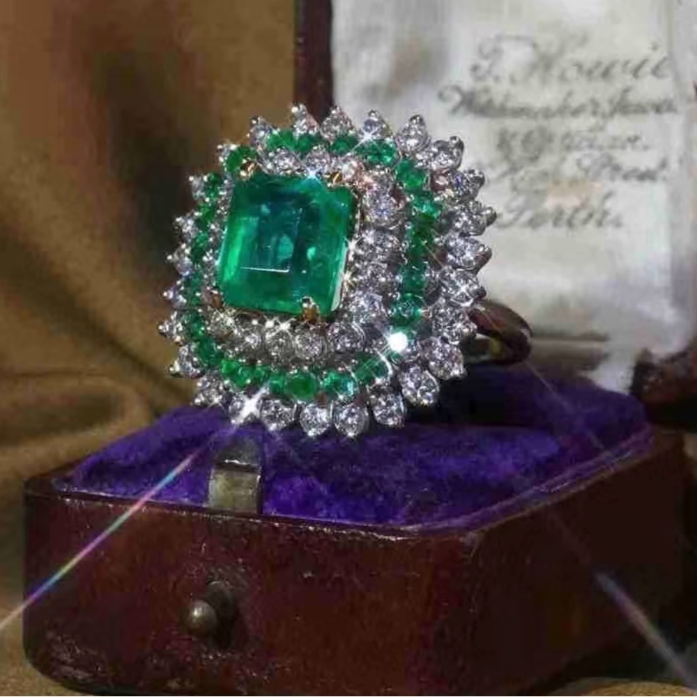 Emerald Vintage Ring
